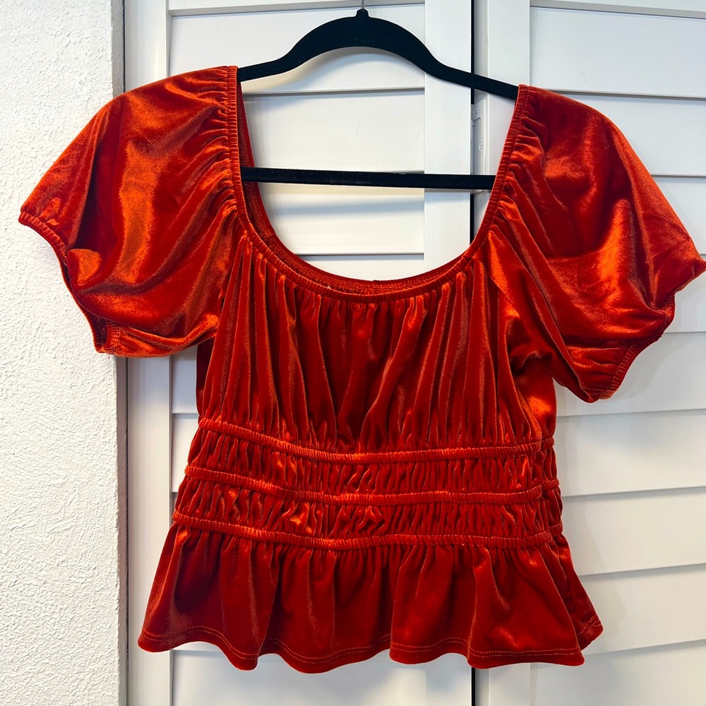 Burnt orange, velvet top with short sleeves size S